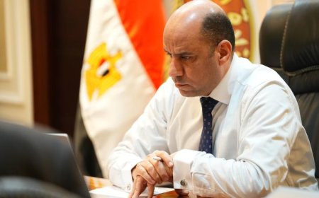 وزير العمل يراقب تنفيذ خطط الوزارة مع مديريات العمل في كافة المحافظات