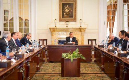 وزير الخارجية يستقبل وفد غرفة التجارة الأمريكية لبحث تعزيز الشراكة الاقتصادية