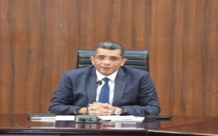 محافظ البحر الأحمر يحقق إنجازاً قياسياً بنسبة 98.79% في حل شكاوى المواطنين من خلال المنظومة الموحدة