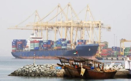 الإمارات تتعامل مع حادث استهداف ميناء خورفكان بجهود الجهات المختصة في الشارقة