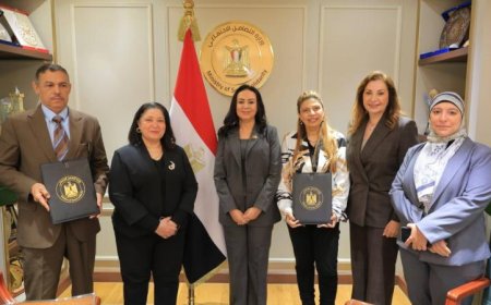 وزيرة التضامن تدعم ريادة الأعمال بتوقيع عقود تمويل مشروعات صغيرة مع أربع جمعيات أهلية