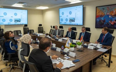 التأمين الصحي الشامل يمدد التعاقد مع الرعاية الصحية ويستعرض فرص المساهمة في e-health