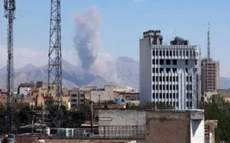 إسرائيل تهاجم 10 محطات قطار وجسور استراتيجية في إيران