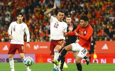 فيفا يطلق تحقيقًا رسميًا في الهتافات العنصرية بمباراة مصر وإسبانيا