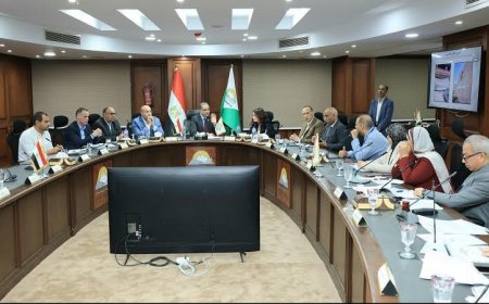 محافظ الجيزة يجتمع بالمواطنين في لقاء دوري ويؤكد على أهمية سرعة فحص الشكاوى