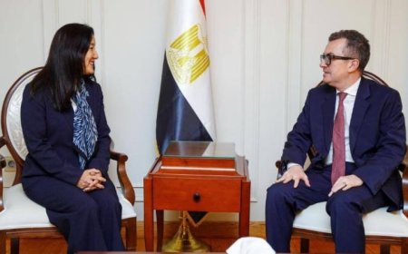 وزير التخطيط يعقد اجتماعاً مع الممثلة المقيمة للبرنامج الإنمائي للأمم المتحدة لتعزيز التعاون والتنمية