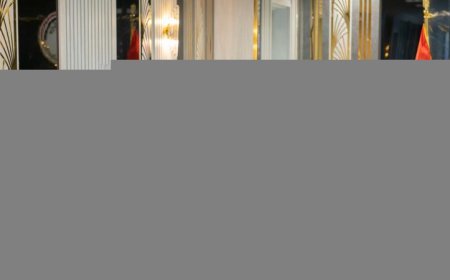 وزير الدولة للإنتاج الحربي ومحافظ القاهرة يناقشان سبل تعزيز التعاون في مجالات النقل الأخضر