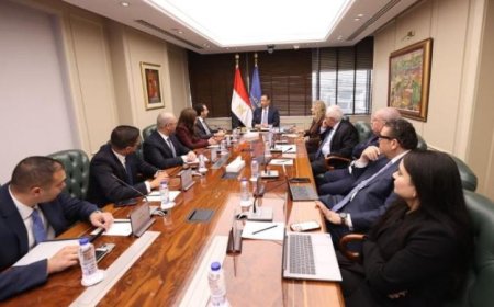 وزير الاتصالات يعقد اجتماعات مع مسؤولي Microsoft لتعزيز الشراكة العالمية