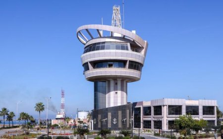 ميناء دمياط يستقبل 28 سفينة للحاويات والبضائع العامة في حركة نشطة للنقل البحري