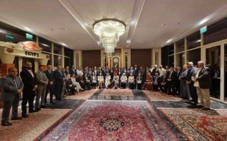 وزير الخارجية يلتقي بالجالية المصرية في الكويت لتعزيز الروابط والتعاون