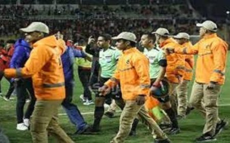 فليك ينتقد التحكيم وإنريكي يؤكد نية ليفربول الهجومية في مواجهة الأنفيلد