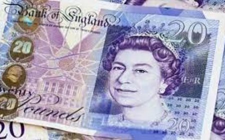 تراجع الجنيه الإسترليني مع زيادة الطلب على الدولار في ظل هشاشة وقف إطلاق النار