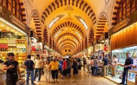 خبير يؤكد اقتراب الاقتصاد العالمي من حالة اقتصاد الحرب بسبب تزايد سباق تأمين الموارد