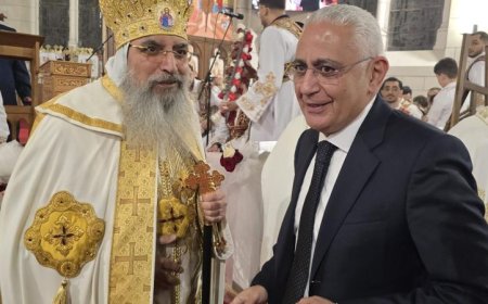 أسقف فرنسا يؤكد من قداس عيد القيامة أن مصر نموذج راسخ لوحدة الوطنية