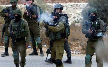 إصابة ثلاثة شباب فلسطينيين وطفل برصاص الاحتلال الإسرائيلي في الخليل ونابلس