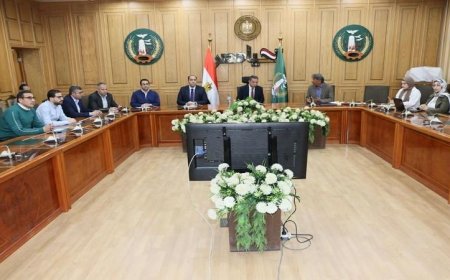 محافظ المنوفية يستعرض الاستعدادات النهائية لموسم حصاد القمح وتوريده