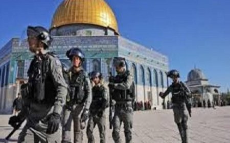 مستوطنون يهاجمون المسجد الأقصى تحت حماية شرطة الاحتلال