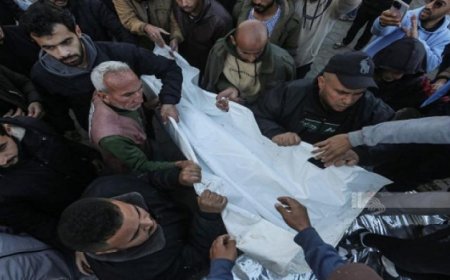 استشهاد ثلاثة فلسطينيين في قصف الاحتلال لدير البلح وسط غزة