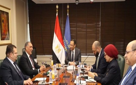 وزير الاتصالات يتباحث مع اوراكل لتعزيز التعاون في التحول الرقمي والمشاريع المستقبلية