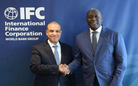 وزير الخارجية يعقد اجتماعاً مهماً مع المدير التنفيذي لمؤسسة التمويل الدولية