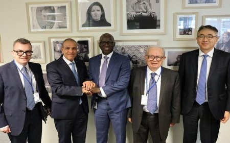 وزير الخارجية يجتمع مع نائب رئيس البنك الدولي لمناقشة قضايا الشرق الأوسط