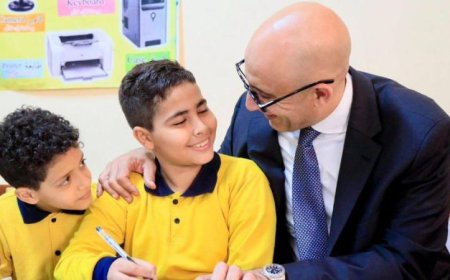 وزير التربية والتعليم يجري جولة ميدانية في مدارس الحوامدية والبدرشين لتعزيز جودة التعليم
