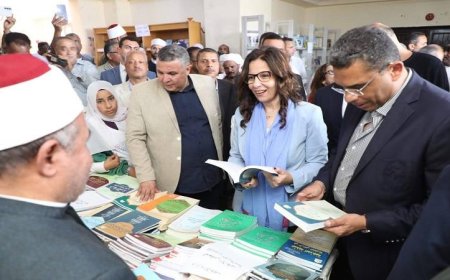 محافظ البحر الأحمر ووزيرة الثقافة يزوران النسخة الثالثة من معرض الشلاتين للكتاب