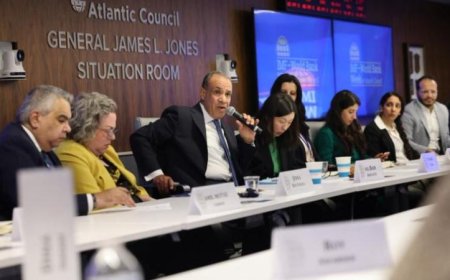 وزير الخارجية يناقش جهود مصر الفعالة في تعزيز الأمن بالشرق الأوسط