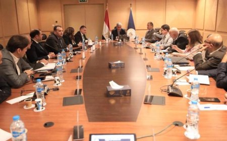 اجتماع وزير السياحة لاستكشاف فرص تطوير السياحة النيلية وزيادة الفوائد الاقتصادية