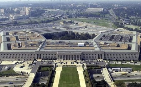 البنتاجون يعلن عن استقالة وزير البحرية من منصبه