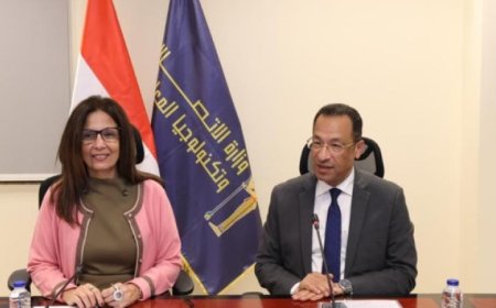 وزيرا الاتصالات والثقافة يتعاونان لدعم مشروعات التحول الرقمي في مصر