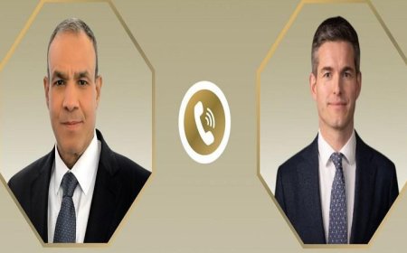 وزير الخارجية يناقش مع نظيره الهولندي تعزيز العلاقات الثنائية وآخر التطورات الإقليمية