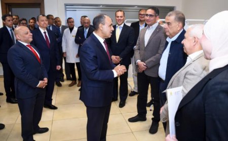 وزير الخارجية يطلق حملة تبرع بالدم لدعم مستشفى 57357