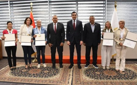 وزير الرياضة يؤكد دعم الحكومة للمجتمع الرياضي طالما استمروا في القتال والعمل