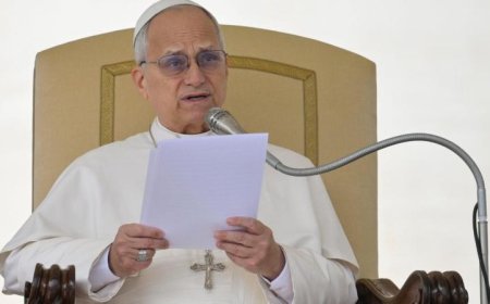 بابا الفاتيكان يدعو أمريكا وإيران لاستئناف محادثات السلام من جديد