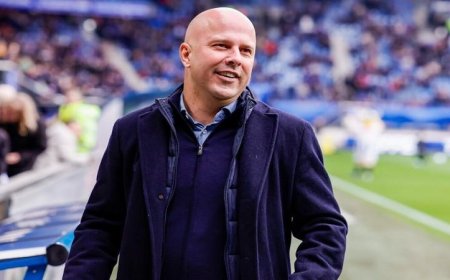 سلوت يحذر من صعوبة مباراة ليفربول ضد كريستال بالاس