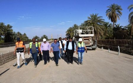محافظ أسوان يراقب تقدم مشروع محور دراو الحر ومعدلات الإنجاز الحالية