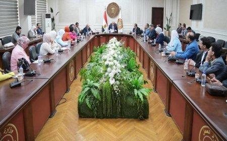 وزير العمل يؤكد أهمية الإعلام كشريك أساسي في إيصال جهود الدولة للمواطنين