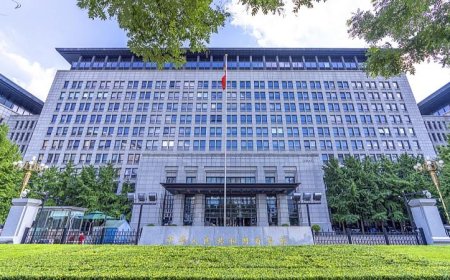 الصين ترفض بقوة عقوبات الاتحاد الأوروبي على روسيا وتؤكد دعمها لموسكو