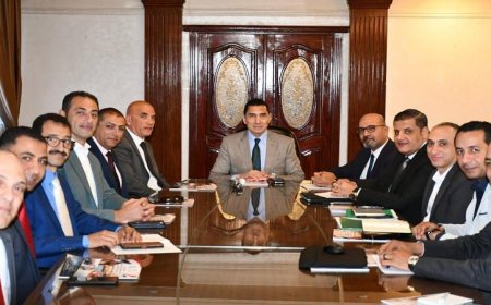 وزير الشباب يناقش خطة العمل والرؤية المستقبلية مع مجلس إدارة اتحاد التجديف