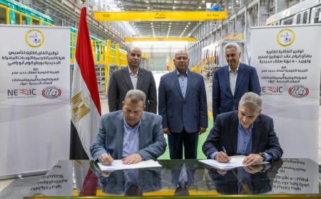 وزير النقل يطلق مشروع إنتاج 500 عربة سكك حديدية مكيفة بتوقيع اتفاقيتين هامتين