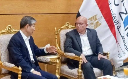 استقبال السفير الصيني في “اقتصادية قناة السويس” لبحث آفاق الاستثمار في الموانئ