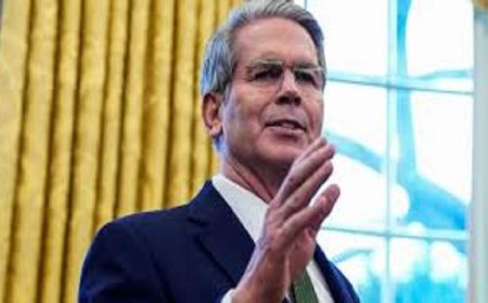 إنتاج النفط الإيراني على حافة الانهيار بسبب حصار مضيق هرمز وفقاً لسكوت بيسنت