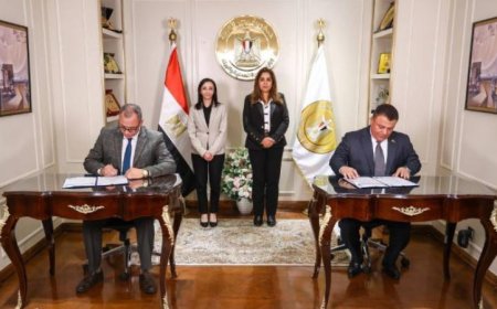 توقيع عقود تشغيل وصيانة وتطوير 3 مجازر في البحيرة بحضور عوض ومحافظ المحافظة