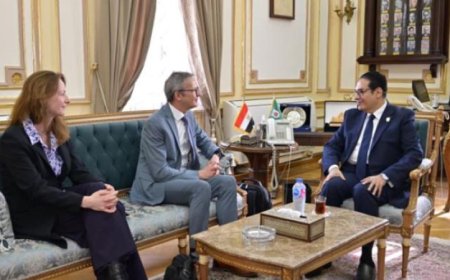 رئيس جامعة القاهرة يستكشف فرص إنشاء برامج دراسية مشتركة مع جامعة ليدن الهولندية