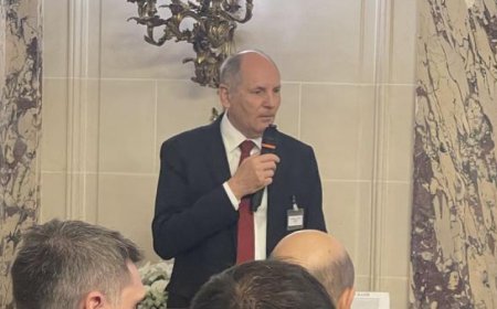 رئيس جمعية أرباب العمل الفرنسية يؤكد التزامه بتعزيز التعاون الاقتصادي مع مصر