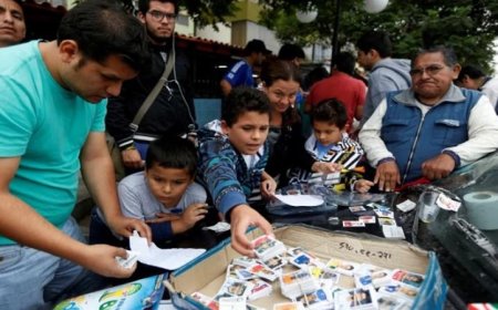 ألبوم ملصقات كأس العالم يكلف عشاق الطفولة أموالاً طائلة هذا العام