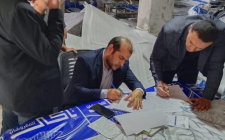 حماية المستهلك تضبط مخزناً غير مرخص لتصنيع مراتب مجهولة المصدر بالصور