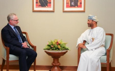 سلطنة عمان وكندا تناقشان القضايا والتطورات الإقليمية والدولية المهمة