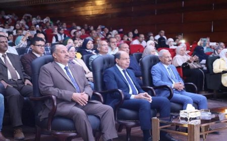 محافظ المنيا يكرم الطلاب والمعلمين الأوائل على مستوى الجمهورية